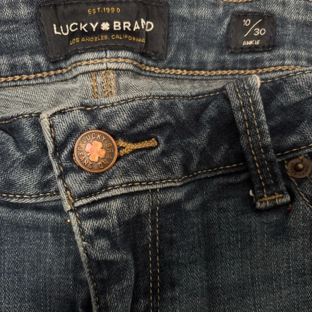 Lucky Brand Sweet ‘N Low Ankle Jeans | Size 10/30 - Picture 3 of 7